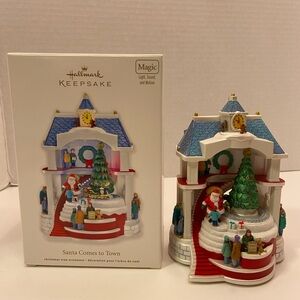 2011 Hallmark Keepsake Santa Comes to Town Ornament